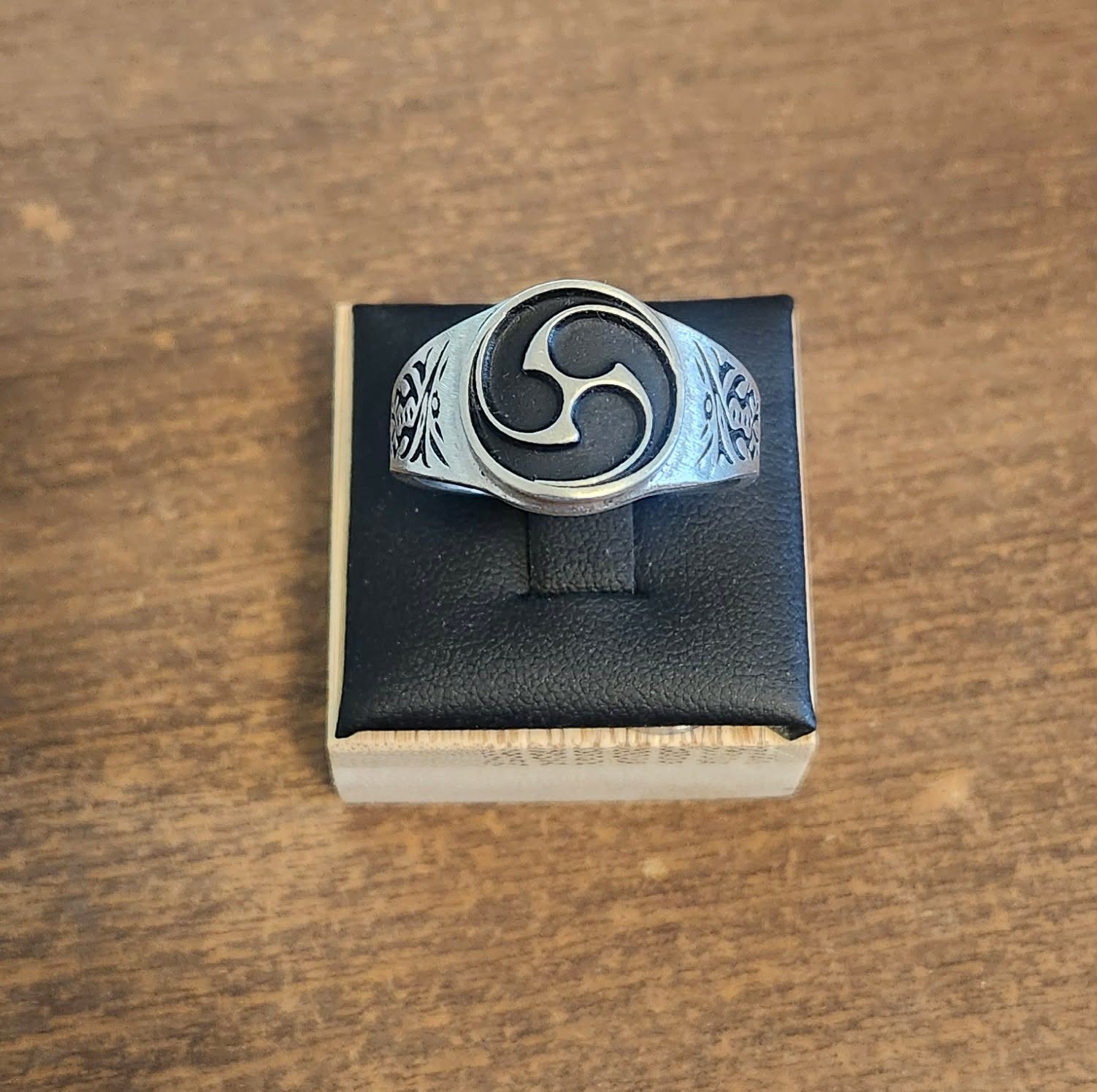 Tomoe Mitsudomoe Ring – Shinto – Buddhism – God of War and Archery – RM120