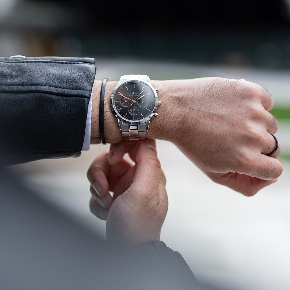 Daniel Wellington Iconic Chronograph Link Onyx – Black Dial Men’s Watch