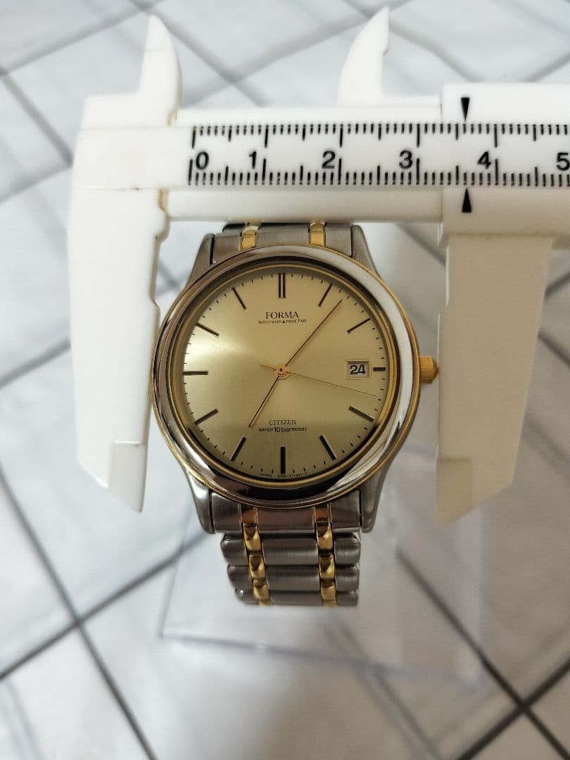 Mint condition CITIZEN FORMA 4761 quartz wristwatch, fully functional, made in J