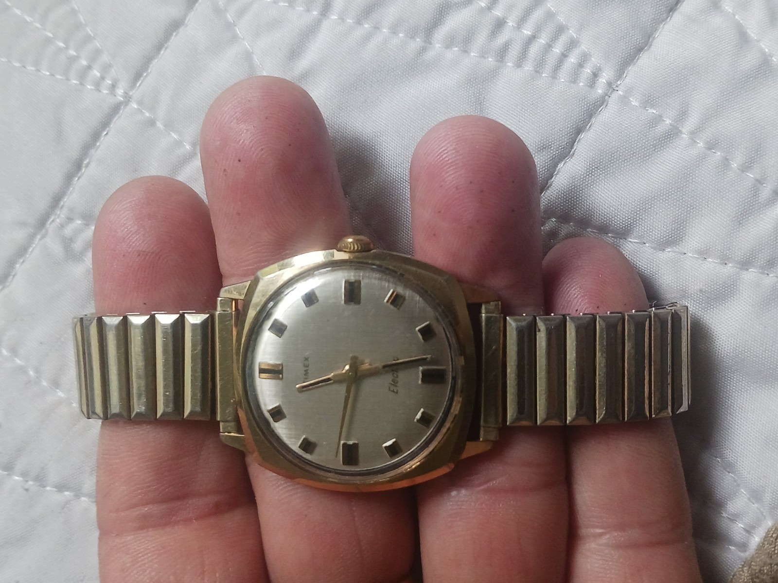 Vintage Mens 1970’s Timex Electric DynaBeat Time Zone Gold Tone Watch Running