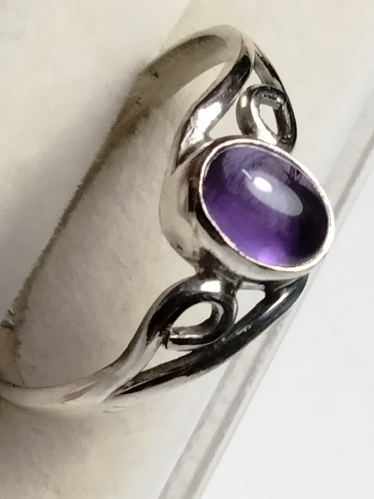 CUTE NATURAL AMETHYST CAB IN TRENDY STERLING SILVER.925 RING SIZE 9.0!