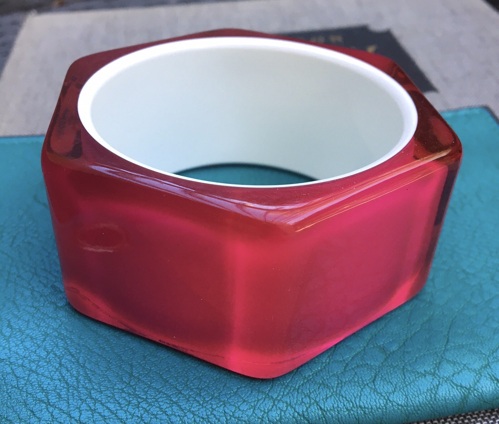 HEAVY ! Pomegranate Red Pink Hexagon Semi Translucent Vintage Lucite Prism Art