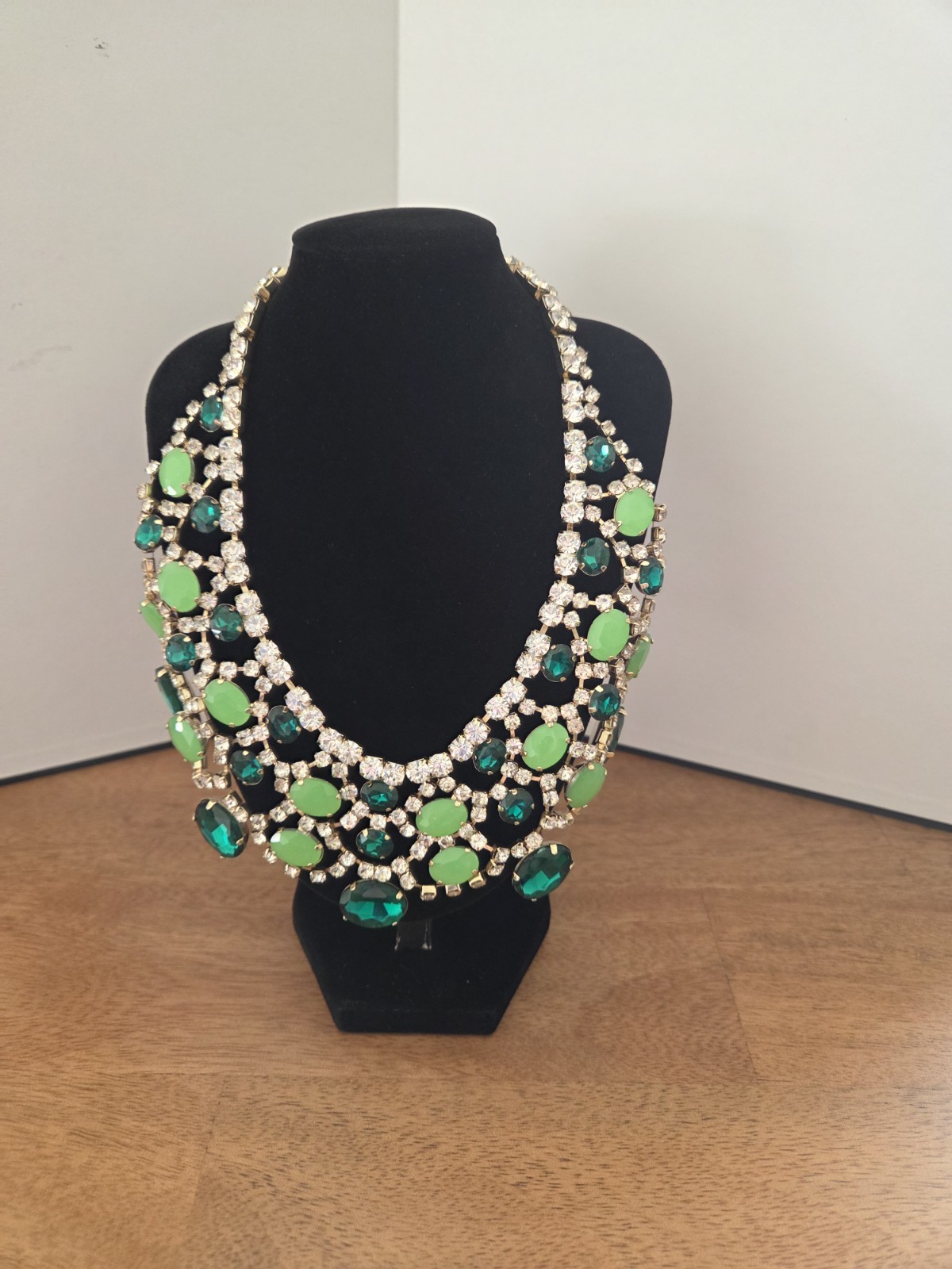 Statement Green Rhinestone Bib Necklace Gold Tone Crystal Lime Emerald NWT $128