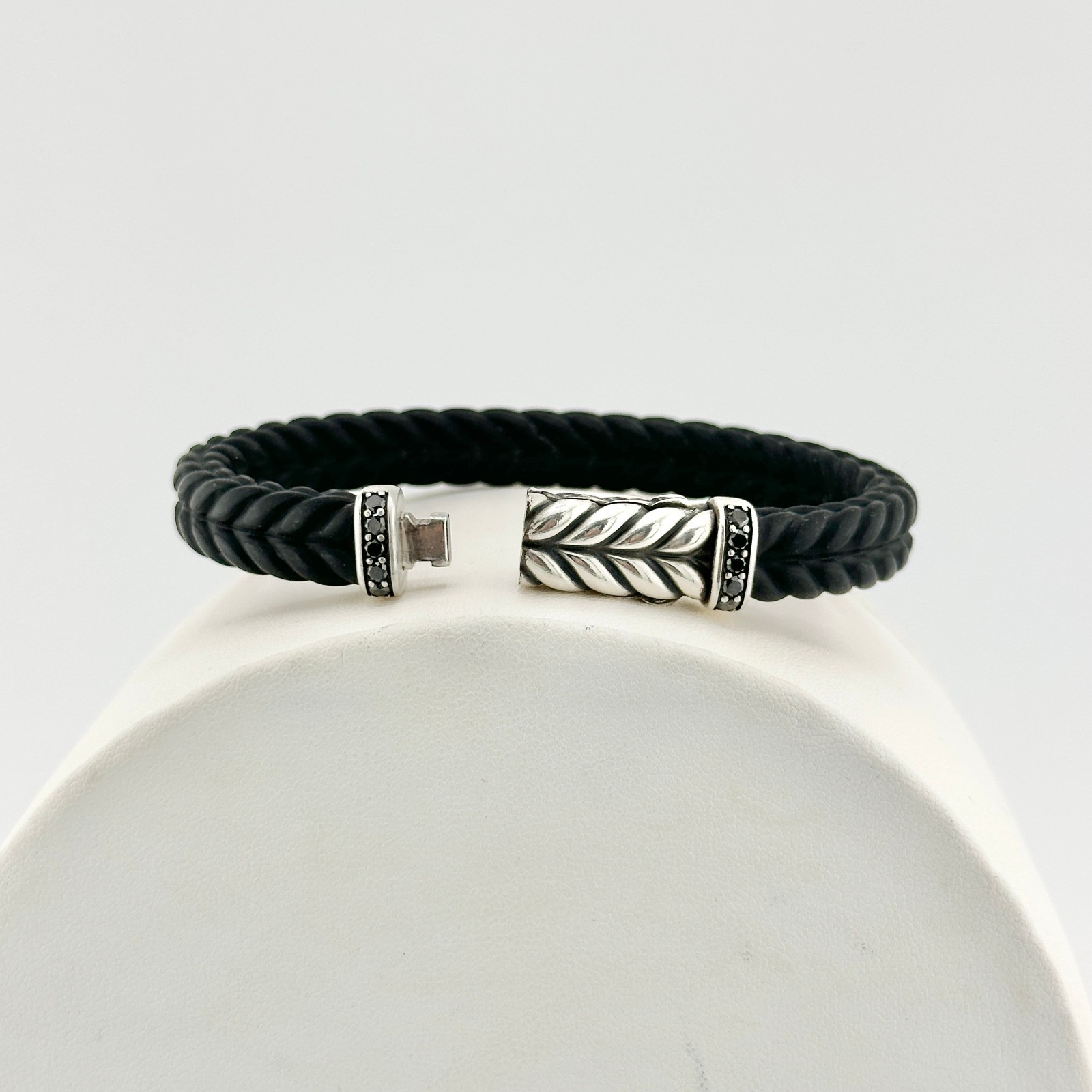 David Yurman Chevron Bracelet in Black Rubber w/ Pavé Black Diamonds – Large