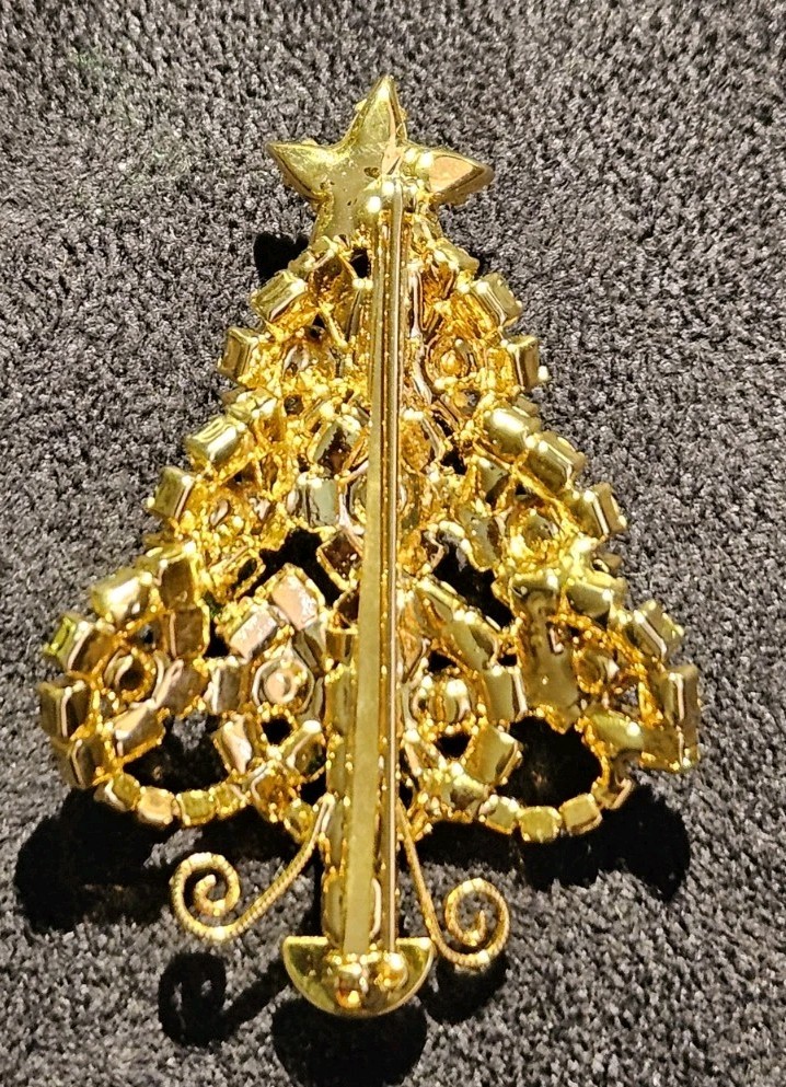 Vintage CHRISTMAS TREE BROOCH Pin Unbranded Not Signed