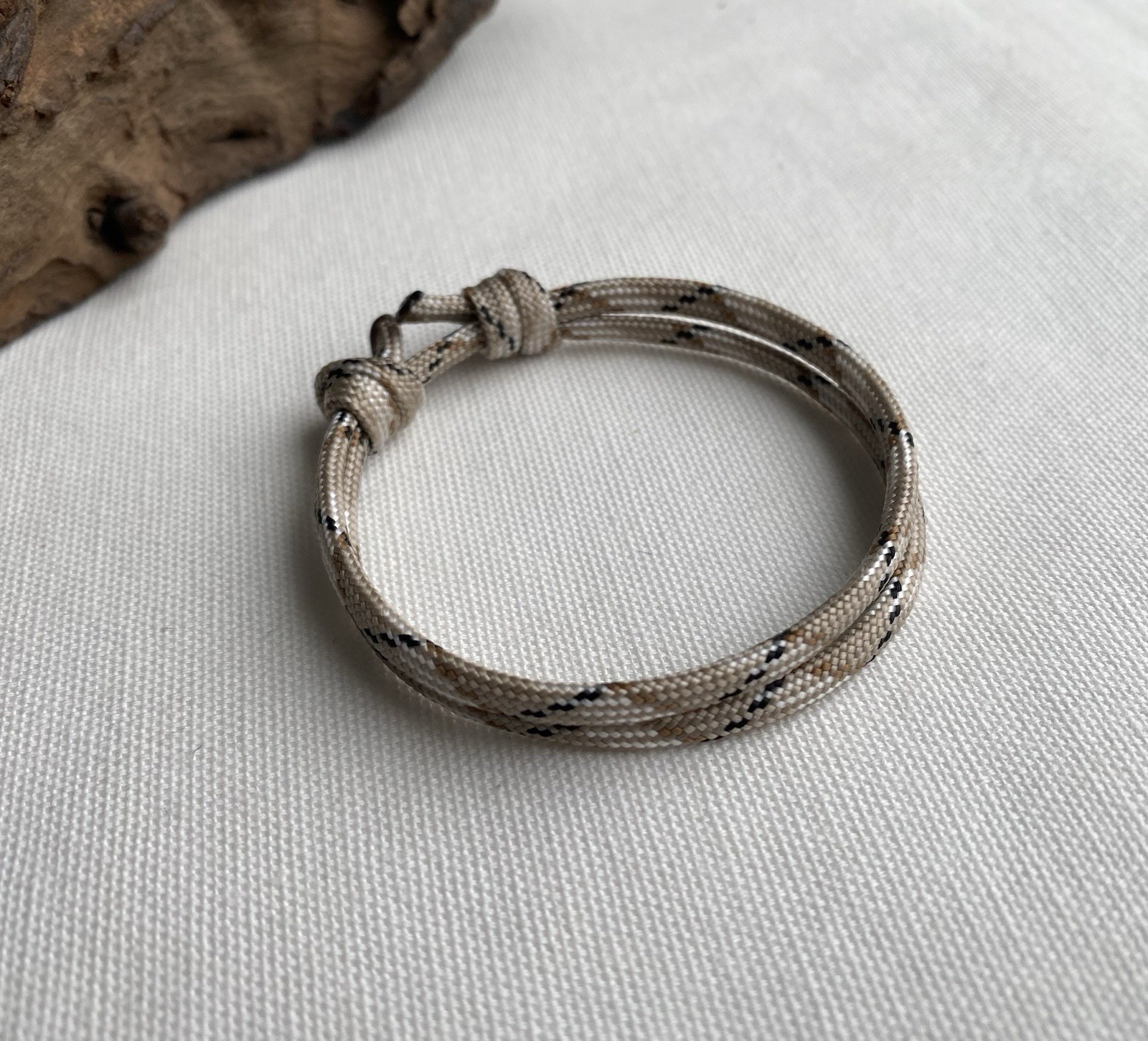 Beige Desert 4mm Men’s Adjustable Polyester Cord Bracelet or Anklet 550 Paracord