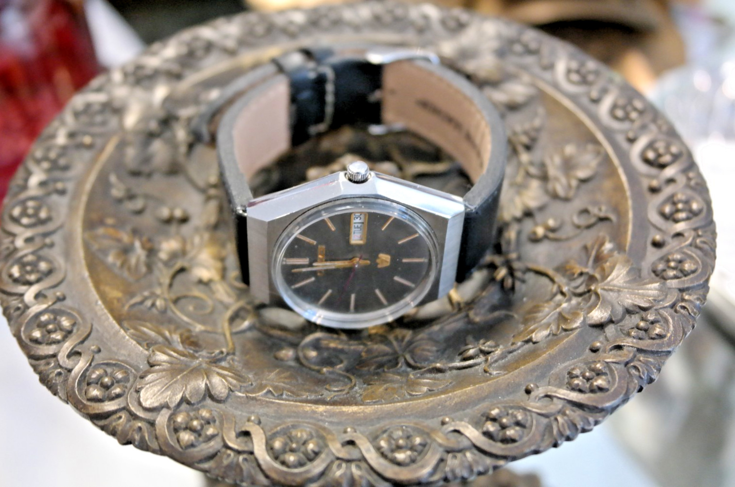 Distinguished Citizens Men’s Wristwatch – – Automatic 21J, Nice Leather Band