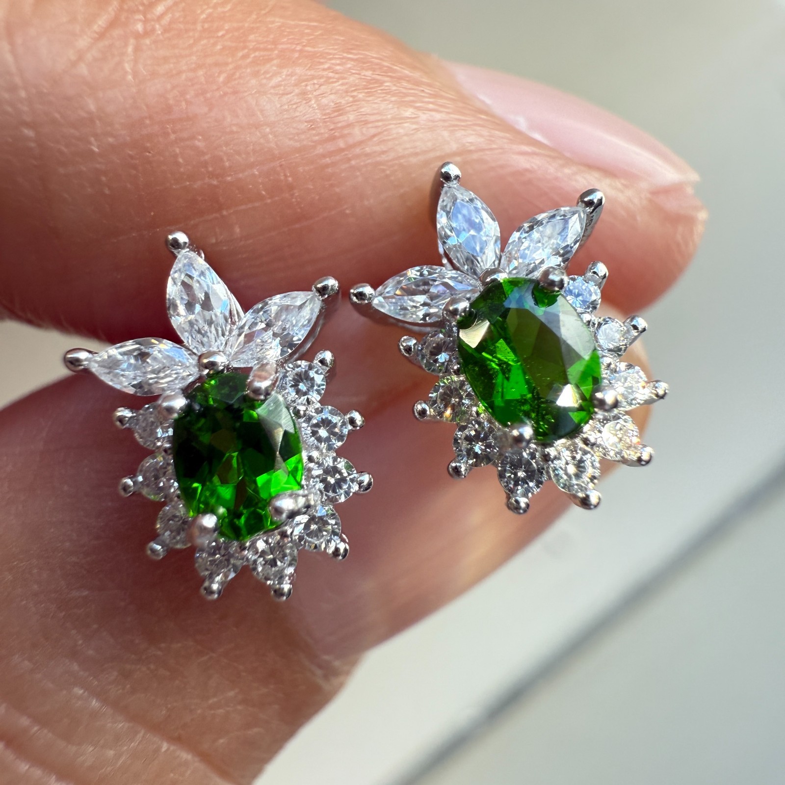 925 Sterling Silver Earrings 4x3mm Natural Diopside Gemstone Zircon Flower Stud