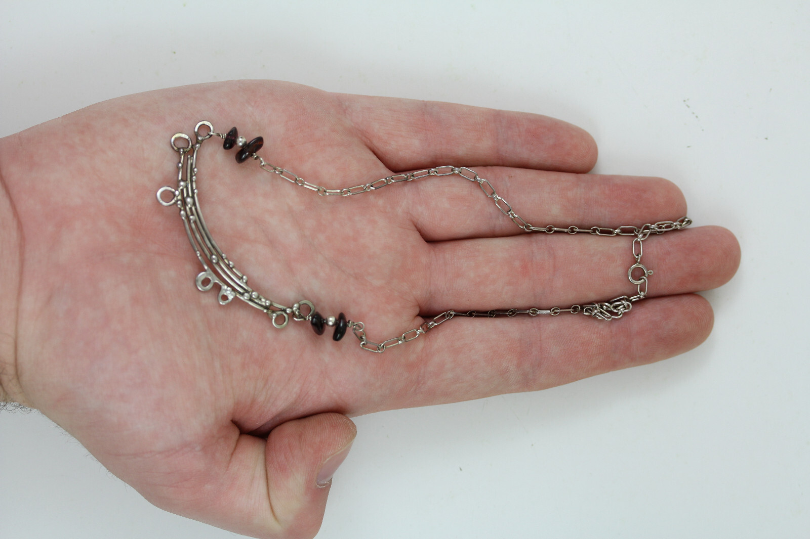 VINTAGE MARY ELWYN STUDIO ARTISAN STERLING SILVER 925 17.75″ NECKLACE GARNET