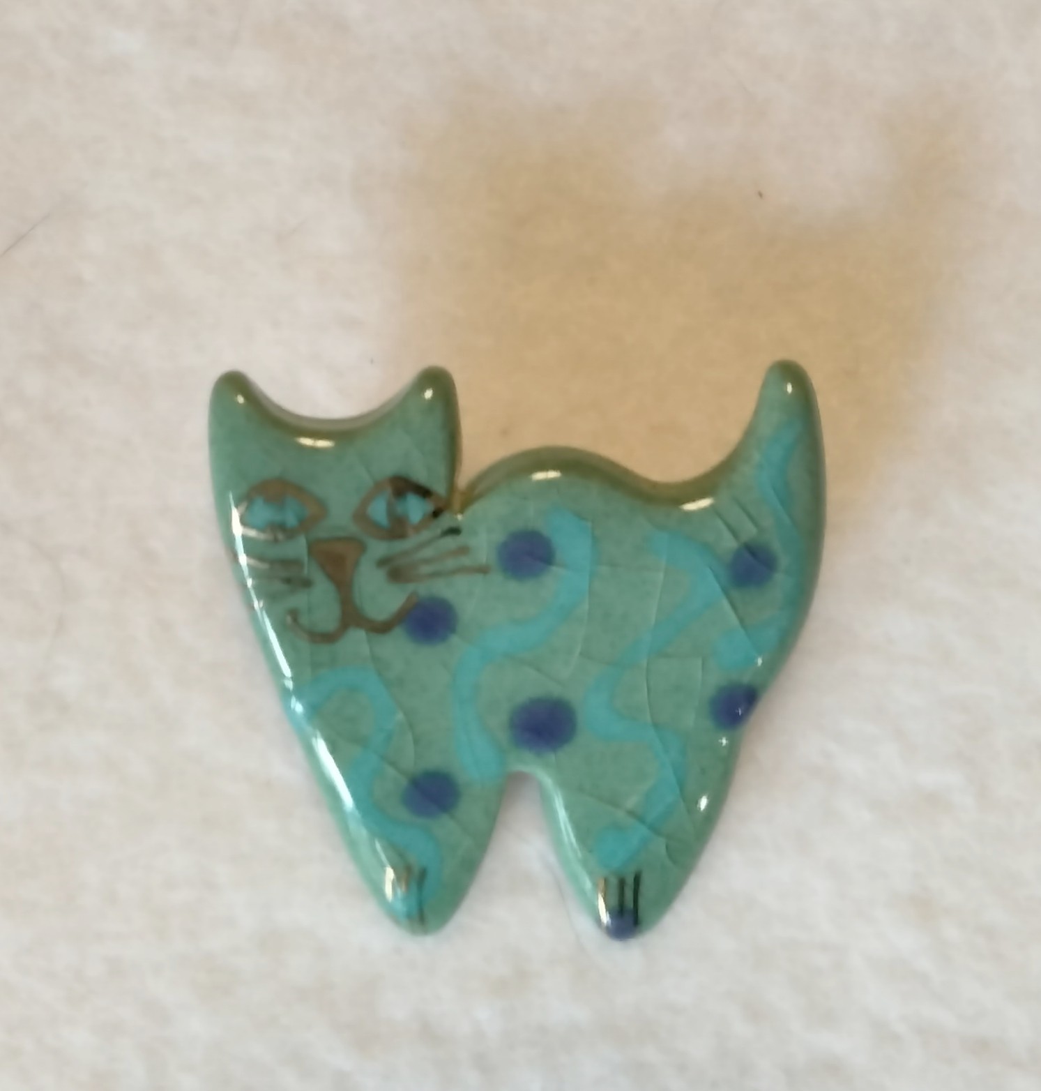 Handmade Ceramic Cat Brooch (170 – 2505)