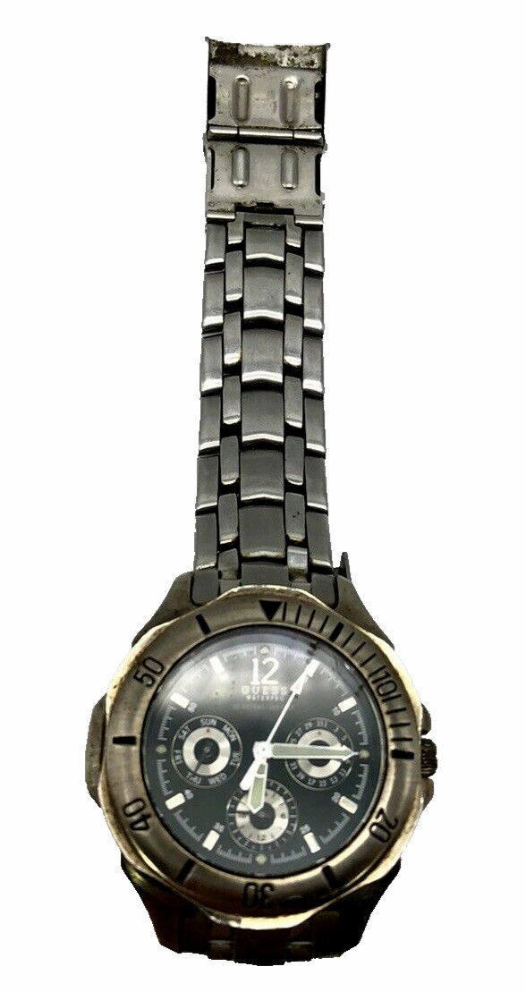 GUESS WaterPro – 50 Meter/165 Feet Water Resistant Watch
