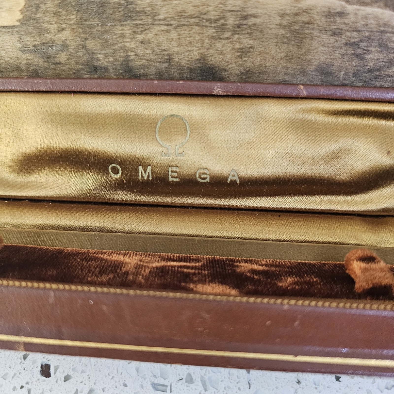 Omega Vintage 1939 Presentation Watch Box Classic Luxury 8390