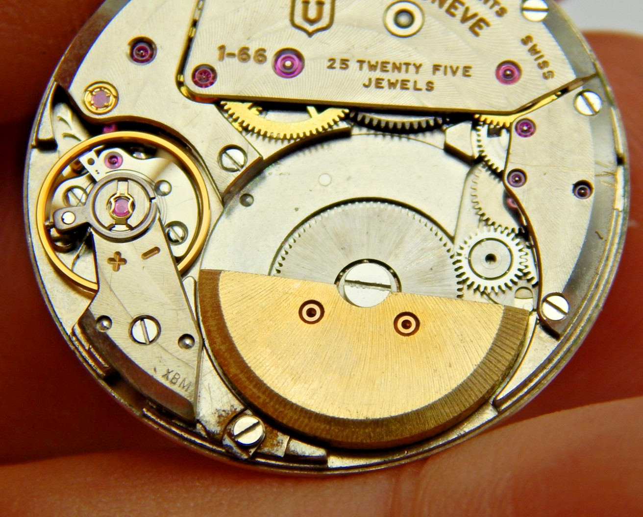 Tiffany & Co automatic 25 jewel micro rotor Universal Geneve 1-66 watch movement