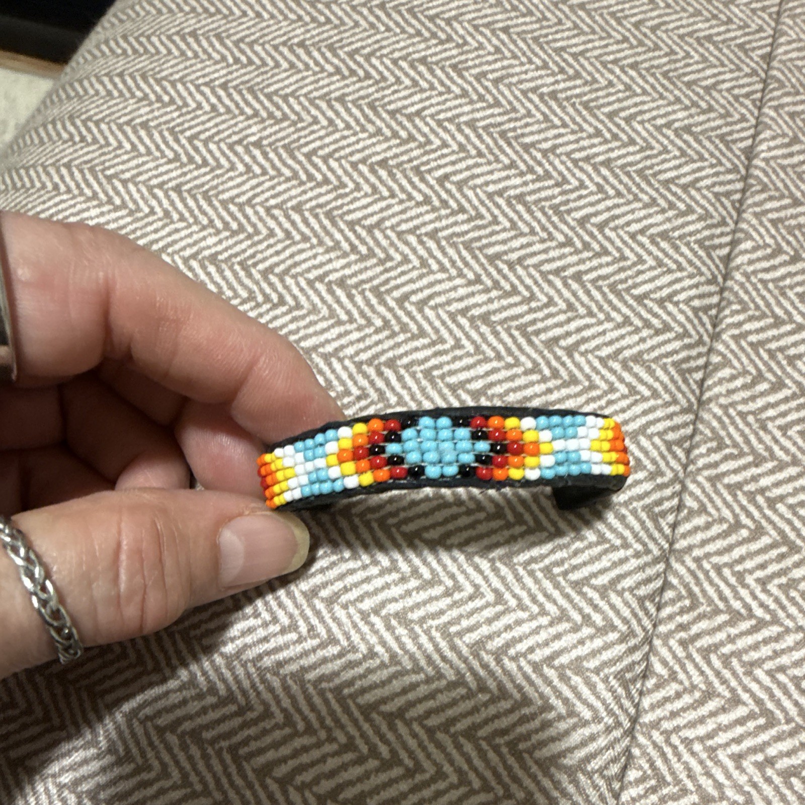 Native American Glass Beaded Bracelet Unisex child‘s No Closure 4 Inch flexible