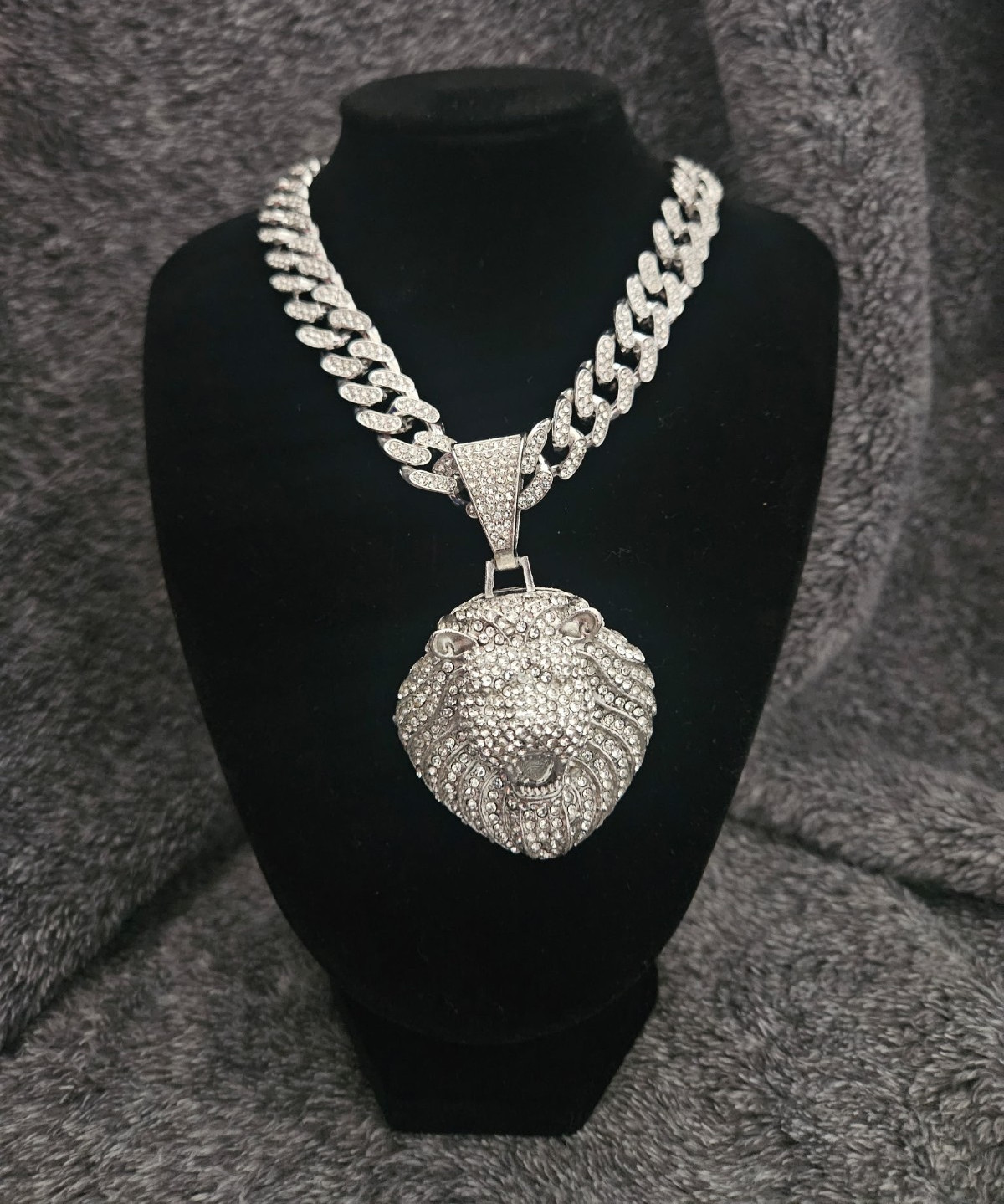 Silver Tone Cuban Link Chain Necklace w/ Pavé Rhinestone Lion Charm Pendant