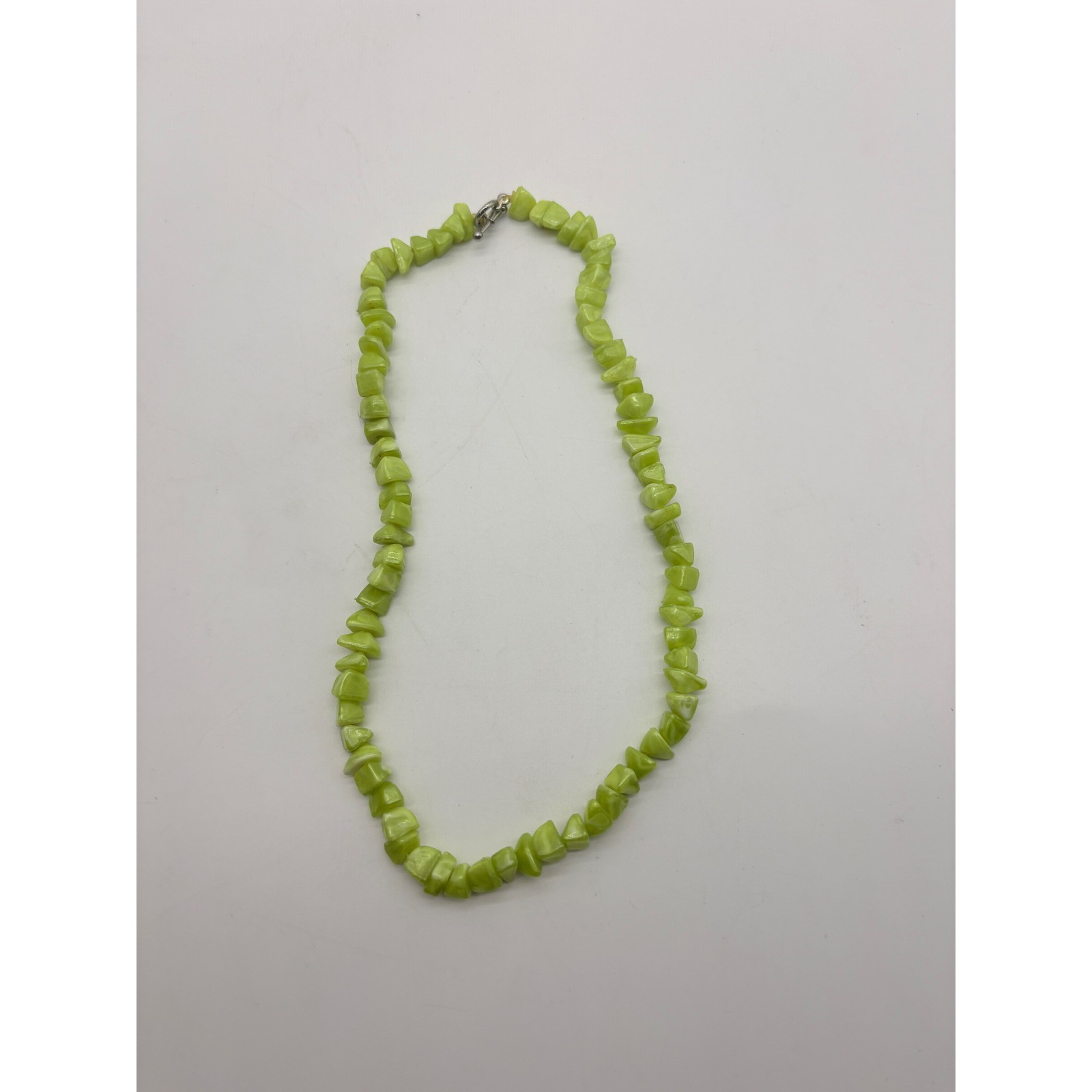 Lime Green Polished Stone Chip Bead Necklace Silver Toggle Clasp 18 Inch