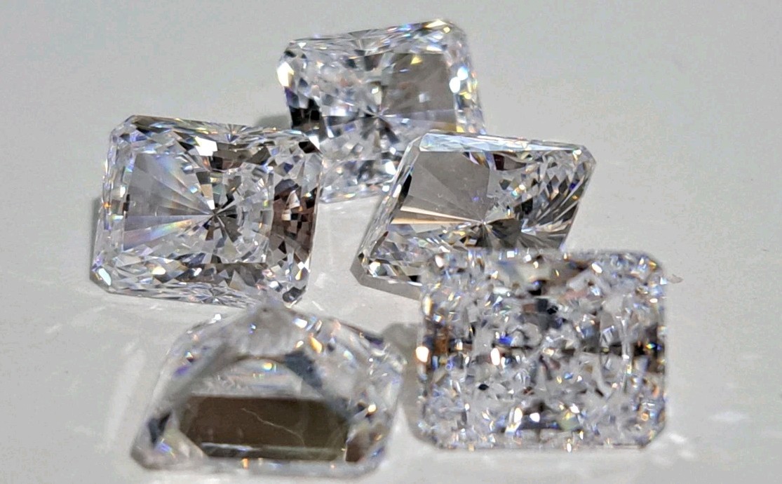 5 Pieces Radiant Emerald Cut 10x8mm CZ Cubic Zirconia Loose Stones