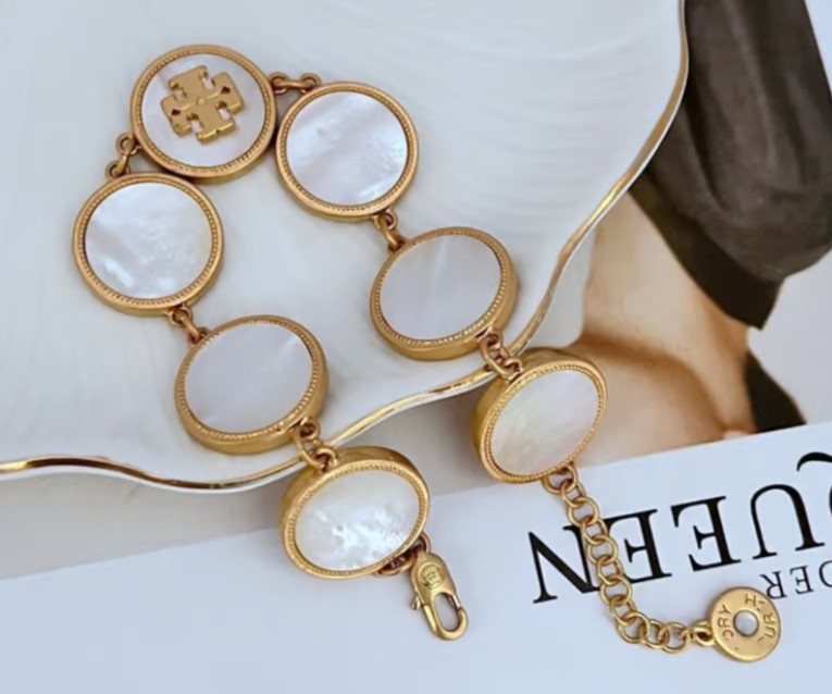 New Tory Gorgeous Shell White Bracelet with Jewelry Pouch Size:17+5cm