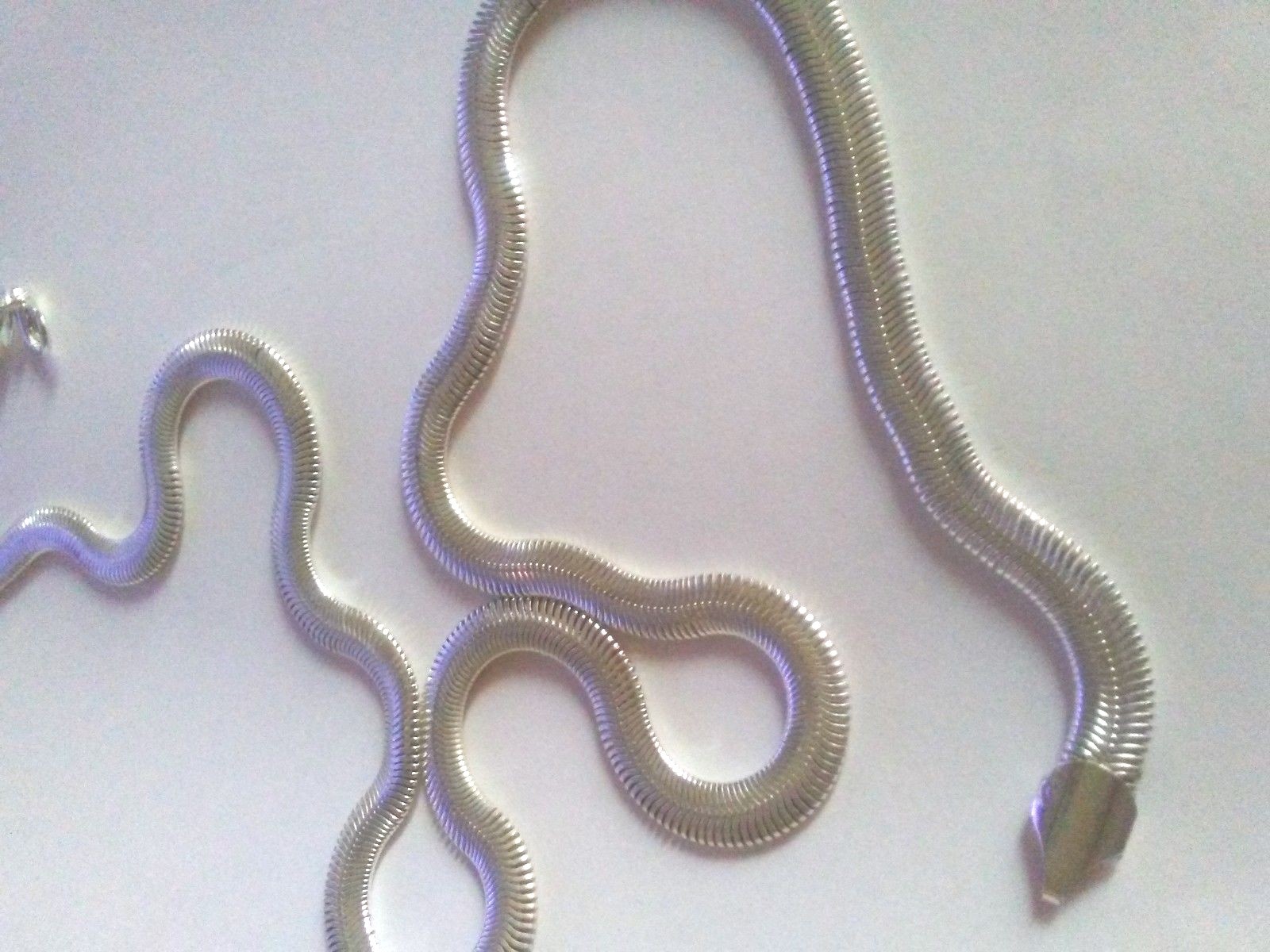22″ Silver 6 mm Herringbone Flat Snake Chain, uni-sex