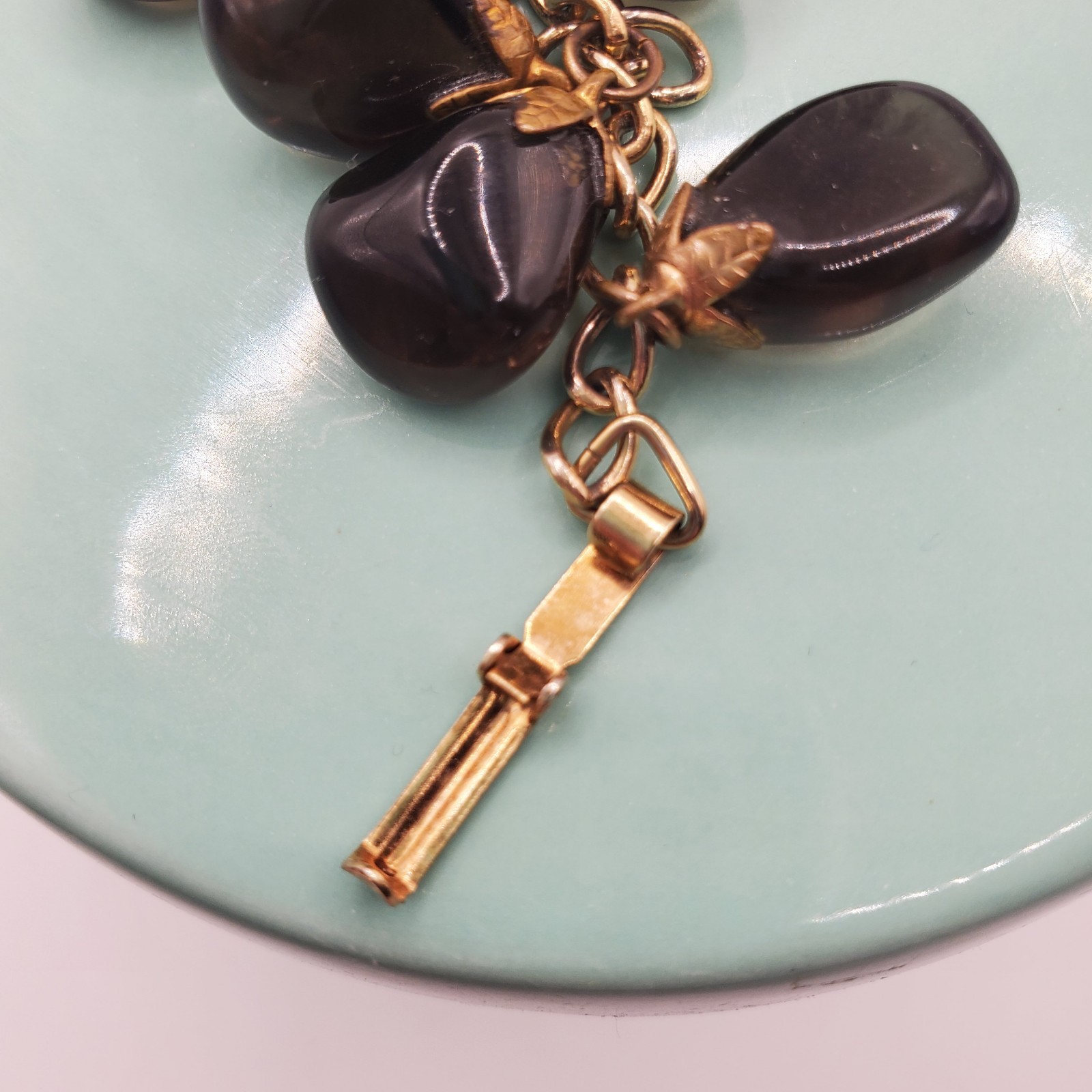 Vintage Mid Century Smoky Gray Teardrop Tumble Stone Drop Charm Bracelet Wt 29gr