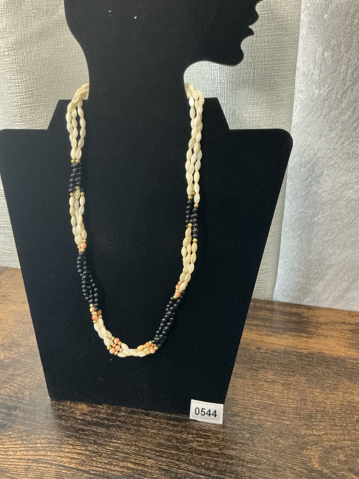 White Black Pink & Gold Beaded Strand Necklace Oval Beads Lobster Clasp 0544