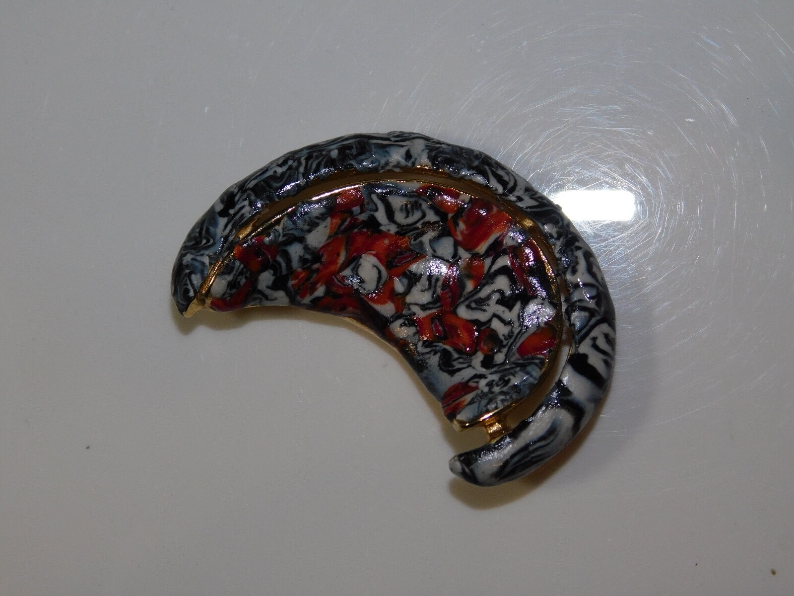 Christian Dior Vintage Red Black Enamel Artsy Gold tone Brooch Pin 10d 126