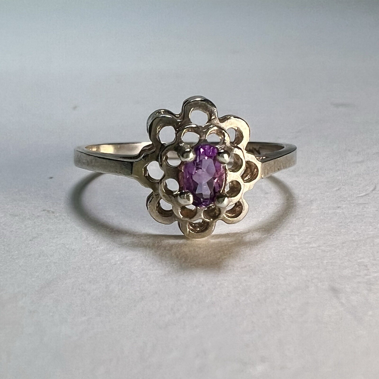Vintage 925 Sterling Silver Genuine Amethyst Floral Ring 1.95g Sz8