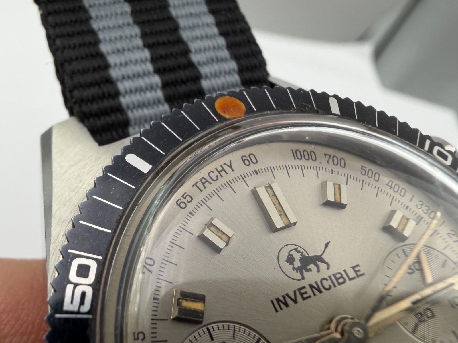 VTG INVENCIBLE 3850 SuperDiver Silver Chronograph Manual Wind Cal 7733 – 38 mm