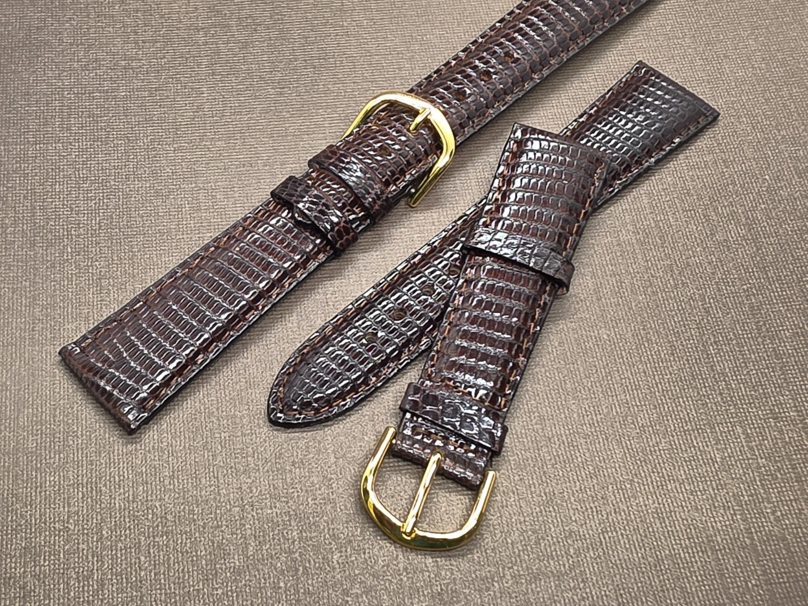 Lot Of 2 Vintage NOS 20R Dark Brown Padded & Stitched Genuine Lizard Watch Bands