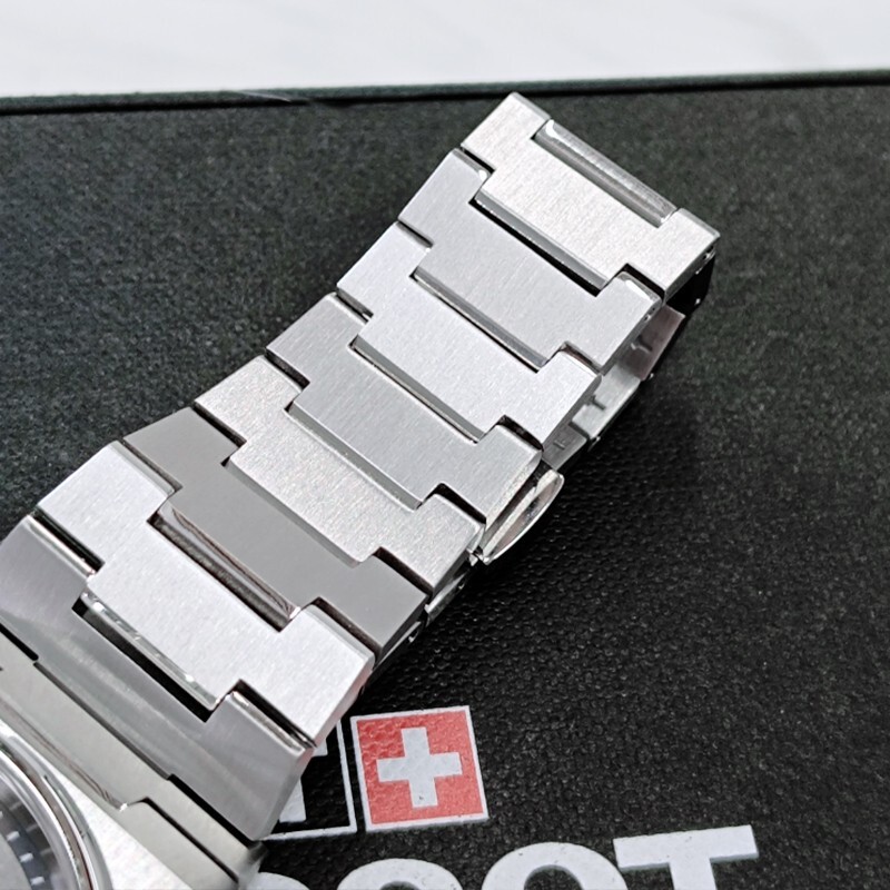 Men Tissot Classic PRX/316L Black Stainless Steel 40mm Watch T137.410.11.051.00