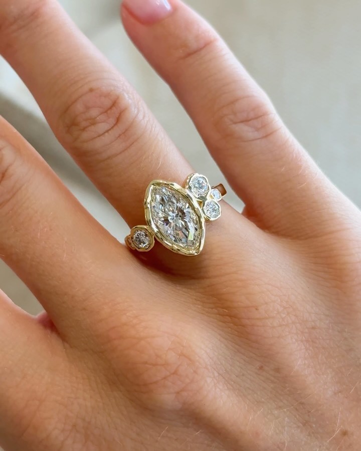 Unique & Modern 3.18ct Marquise Cut Lab Grown Diamond Ring Solid 18K Yellow Gold