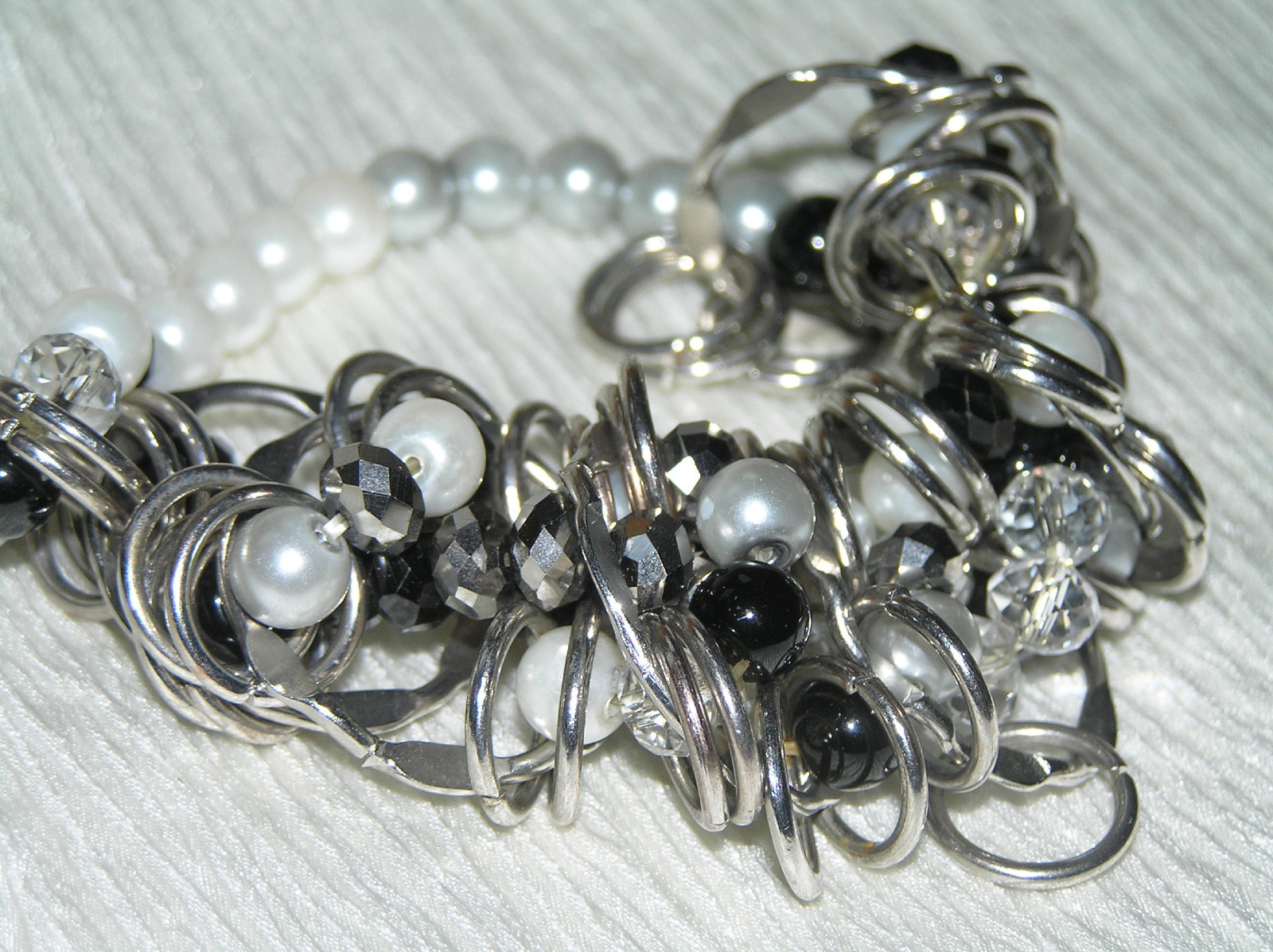 Estate Black Gray & White Bead with Open Silvertone Metal Open Circles Stretch