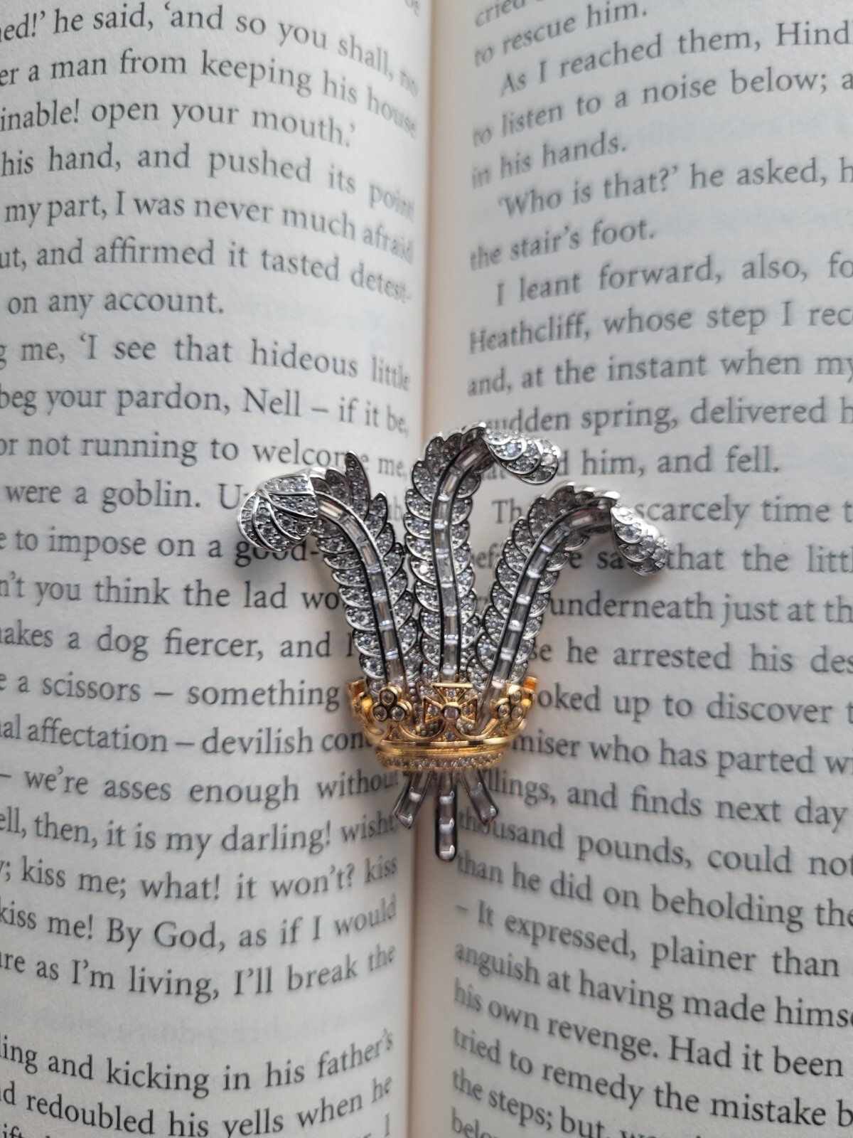 Duchess of Windsors Prince of Wales brooch, Elizabeth Taylor,royal, Gift
