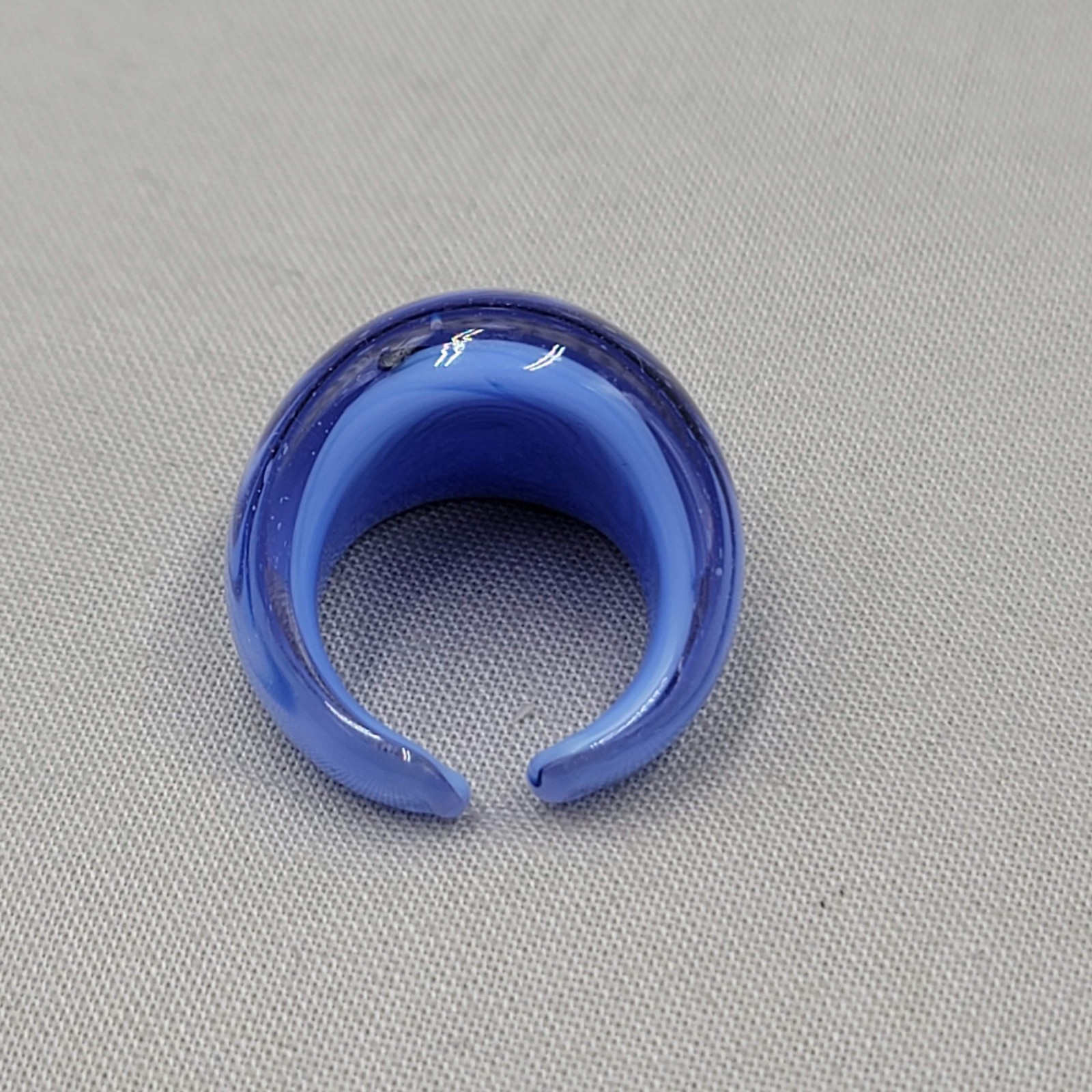Blue Glass Wrap Cocktail Ring Womens Size 6 Swirl Band Bold