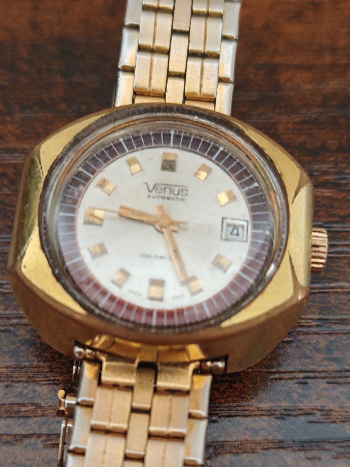 Vintage Venus Automatic Gold Tone Barrel Calendar Men’s Watch – RUNNING PERFECT