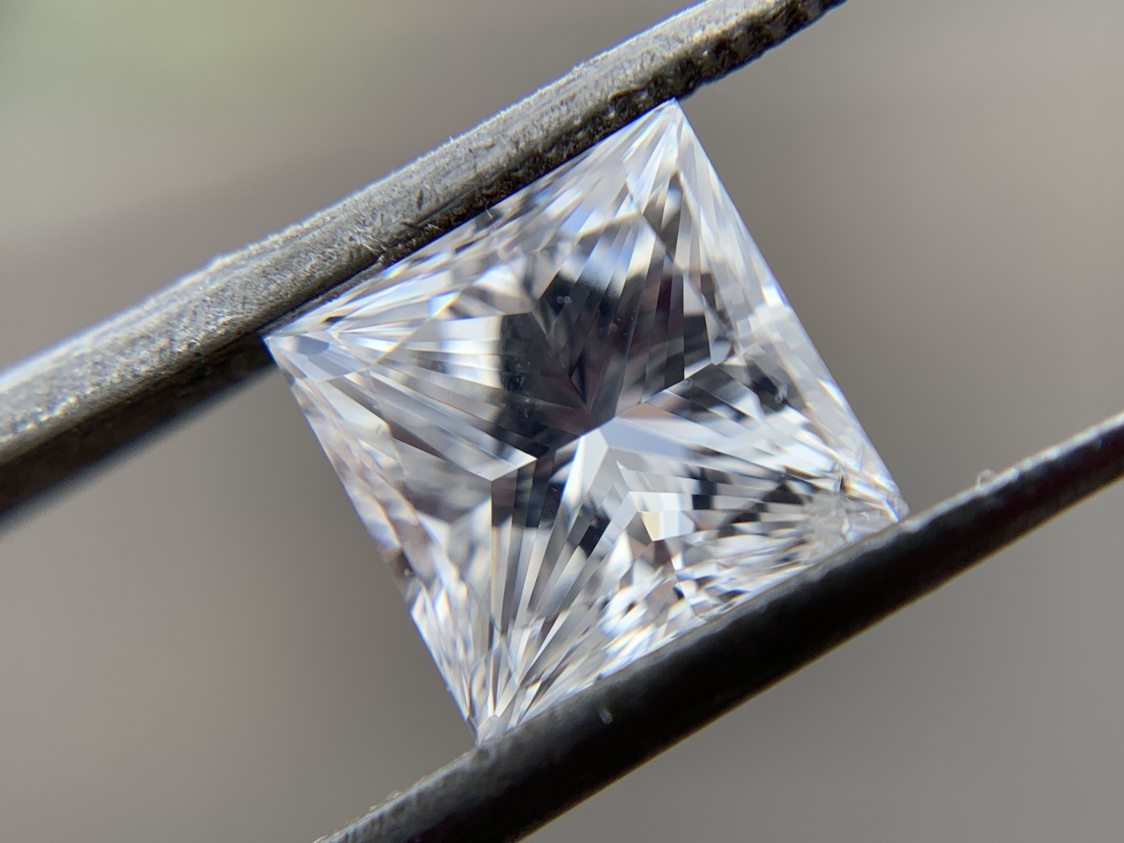 GIA 2.01 CT Princess Cut Square Modified Loose Diamond (SI2, H, Very Good/Good)