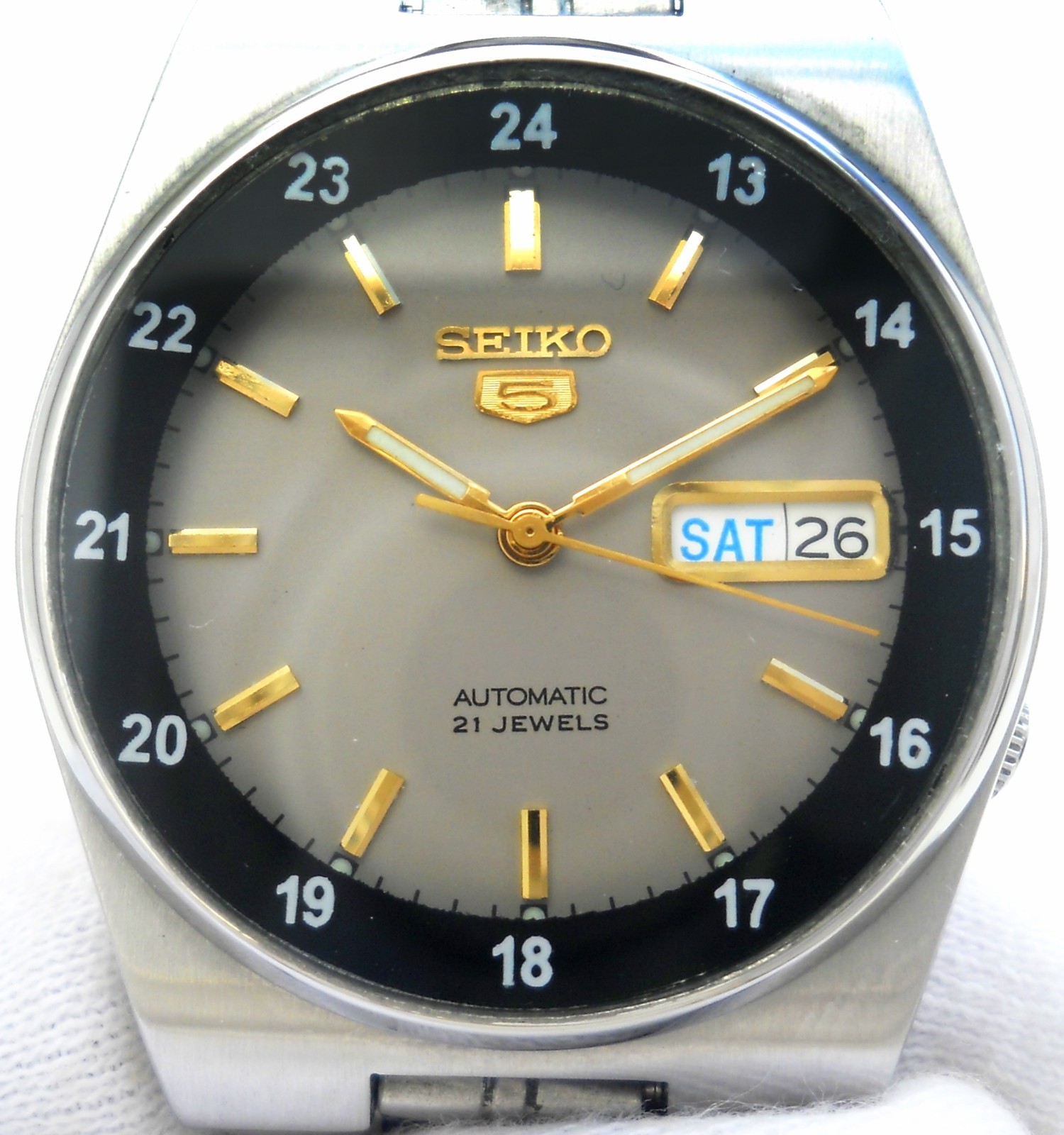 Vintage Seiko 5 Railway Time Automatic Watch 7S26 See Through Exhibition Back