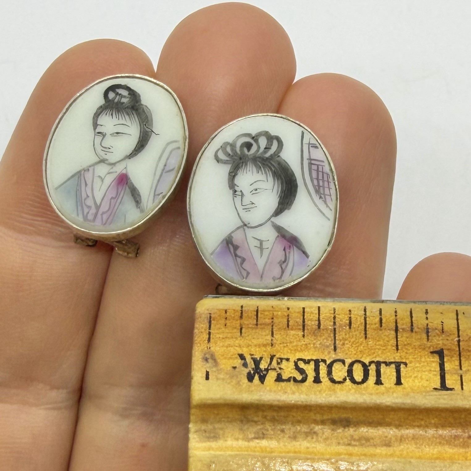 Vtg Chinese Export Painted Porcelain Shard Portrait 925 Bezel Earrings Omega