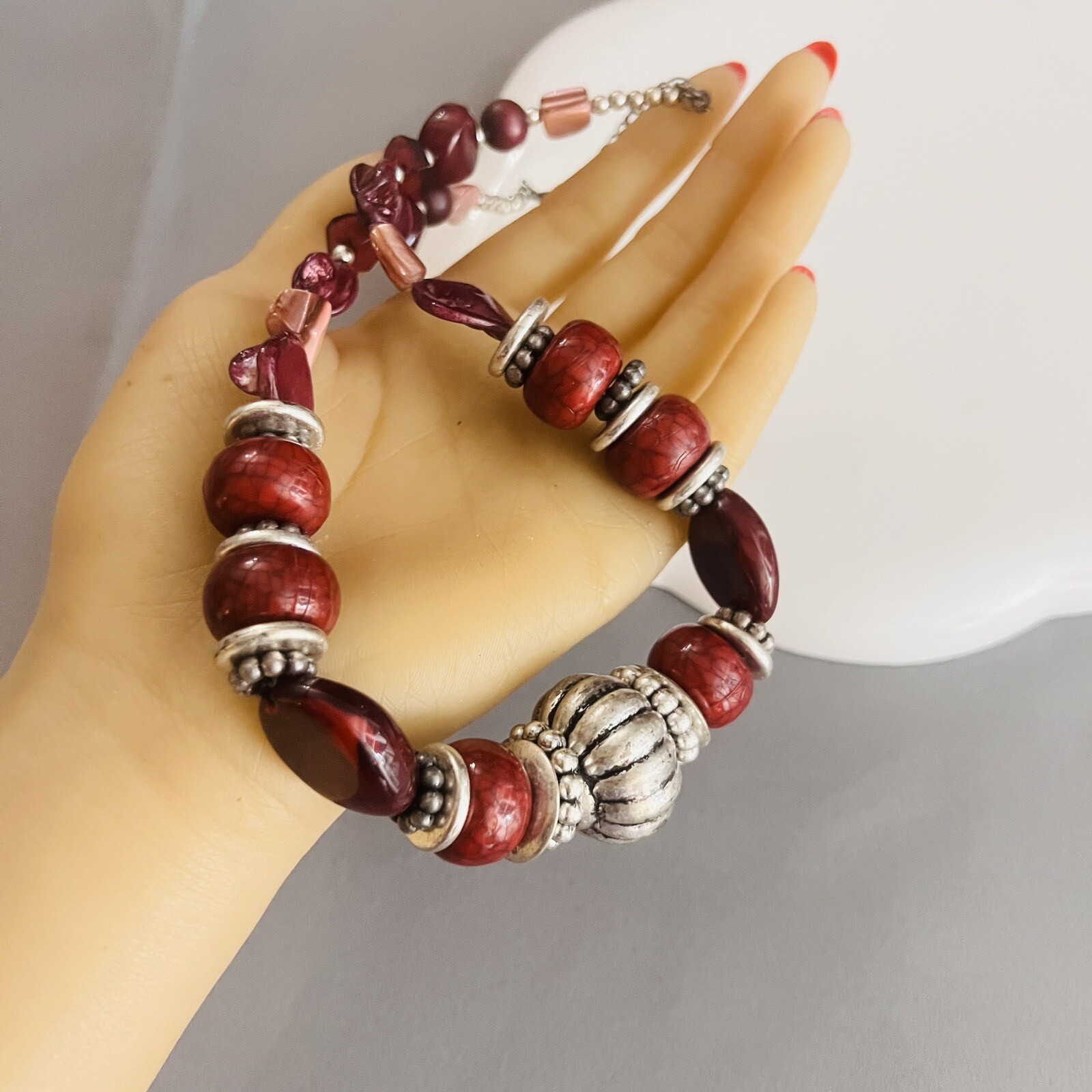 Vintage Lucite Necklace Wine Red Burgundy Silver Chunky Beads Shell PRETTY 1401