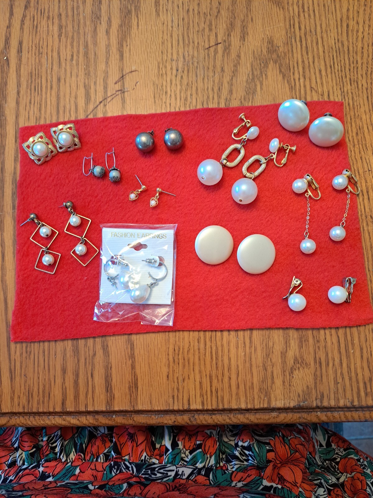 Earrings Vintage Pearl Design Several Styles a Lot of 11 Pair