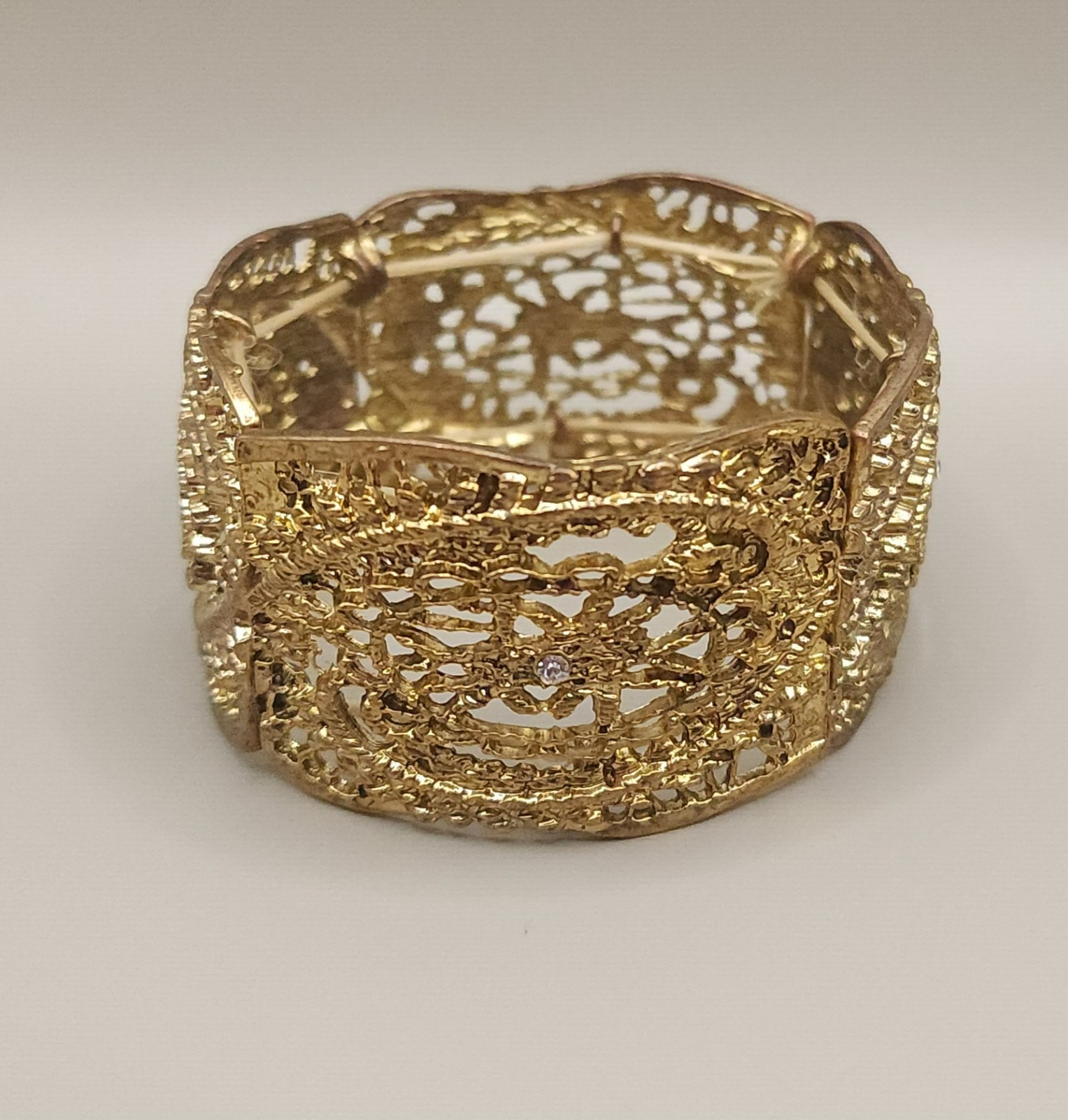 Vintage Gold Tone Filigree Stretch Bracelet Wide Openwork Cuff Rhinestone 7.5″
