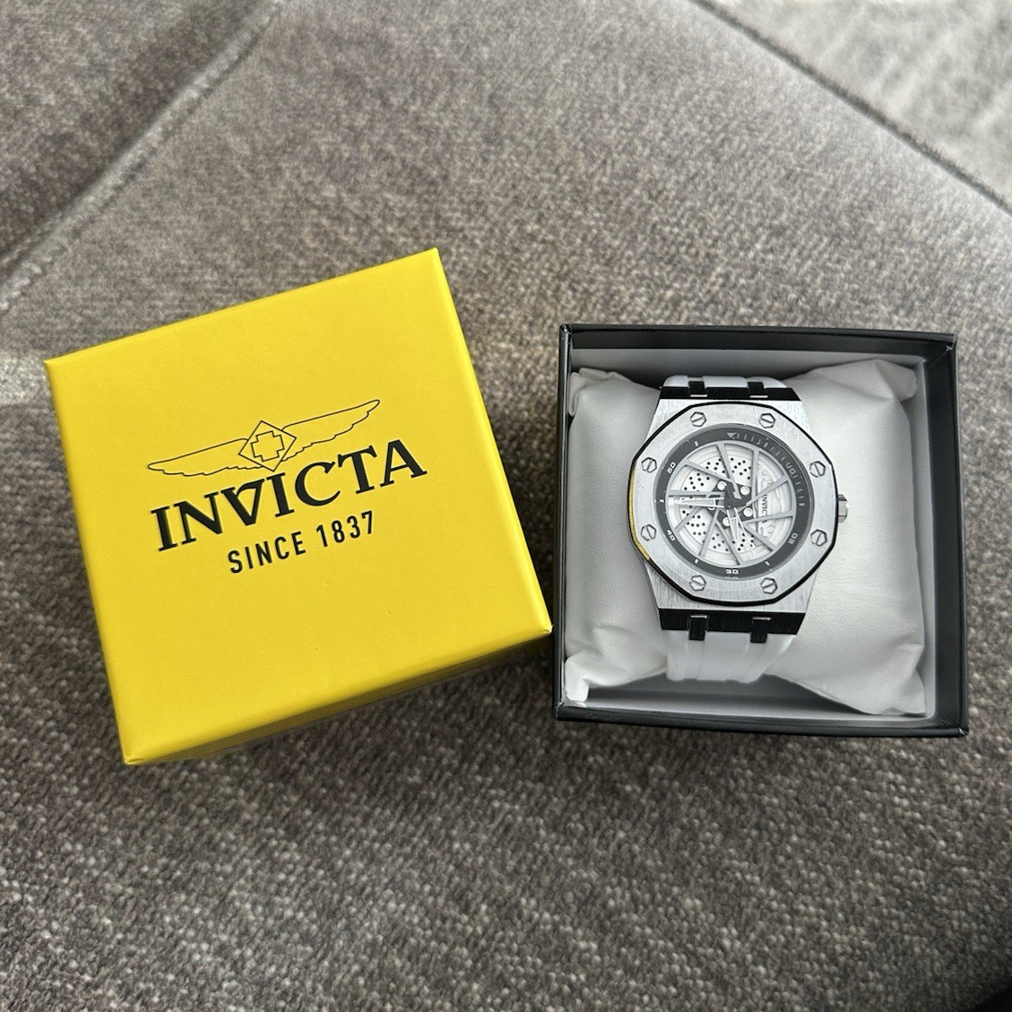 Invicta Men’s Sport Quartz Watch 44mm Silver Case White Silicone Strap w/ Box