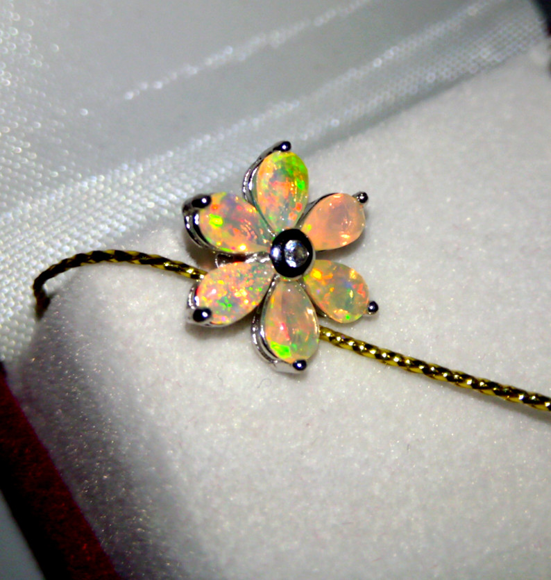 🔥🔥🔥Timeless Beautiful Rainbow FIRE OPAL Flower Silver & Gold Stud Earrings