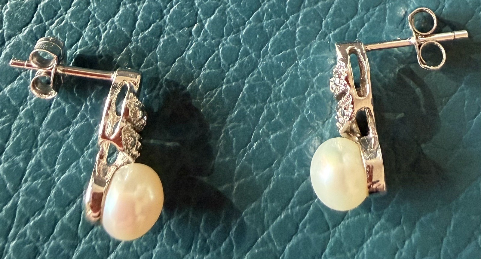 10k White Gold Diamond Freshwater Pearl Drop Dangle Earrings NIB w/Cert of Value