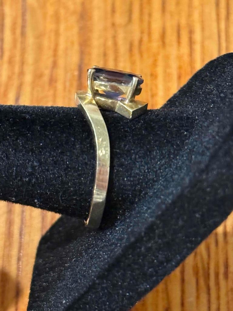 Vintage Estate 14k Yellow Gold Estate Bypass Ring – 3.0g – 8x6mm Iolite? Size 9