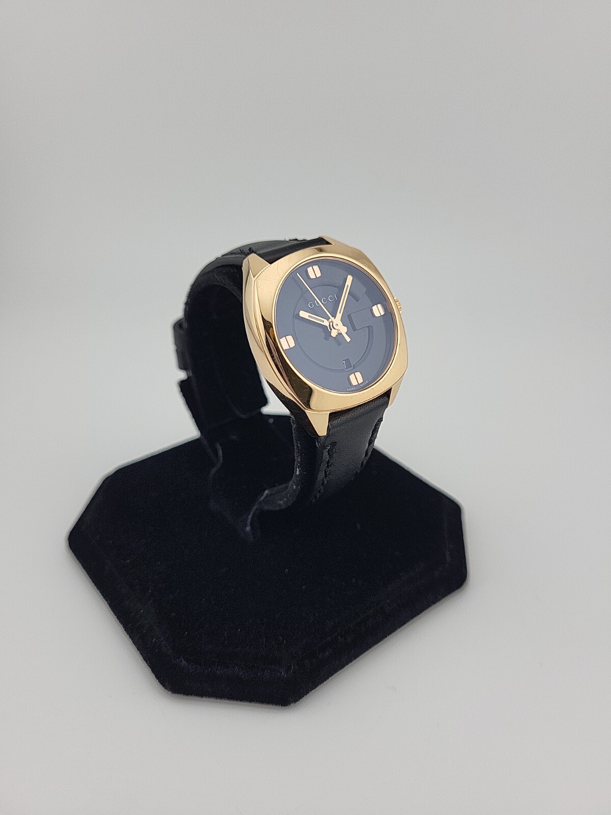 Gucci GG2570 Gold Accent Leather Band Women’s Watch – YA142509