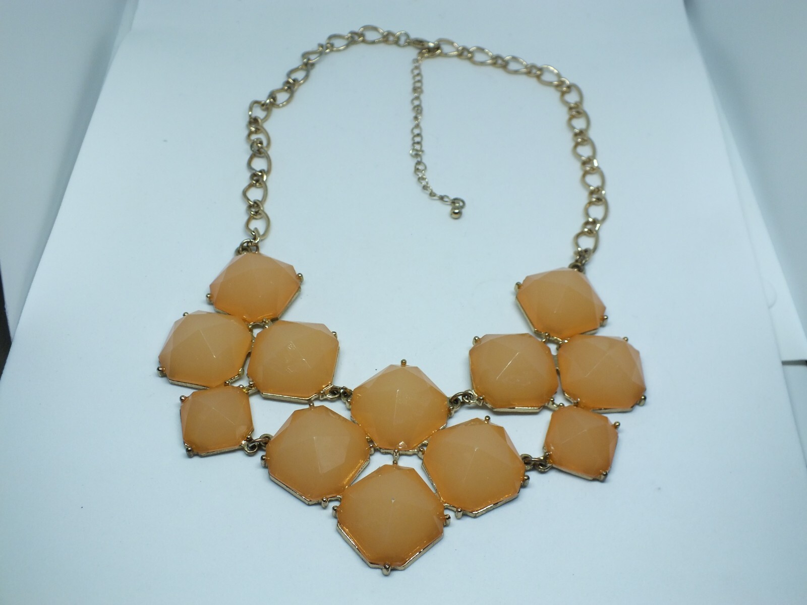 Beautiful Necklace Gold Tone Peach Rhinestones 14-17″ +2 1/2″ Drop NICE