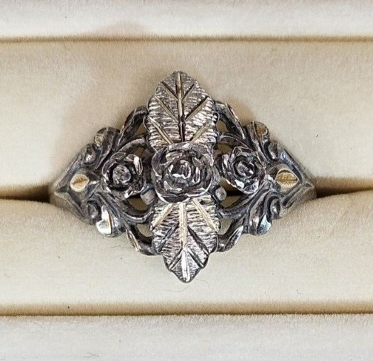 Wheeler Manufacturing Company WMCO Sterling Silver Roses & Leaves Ring Size 9.75