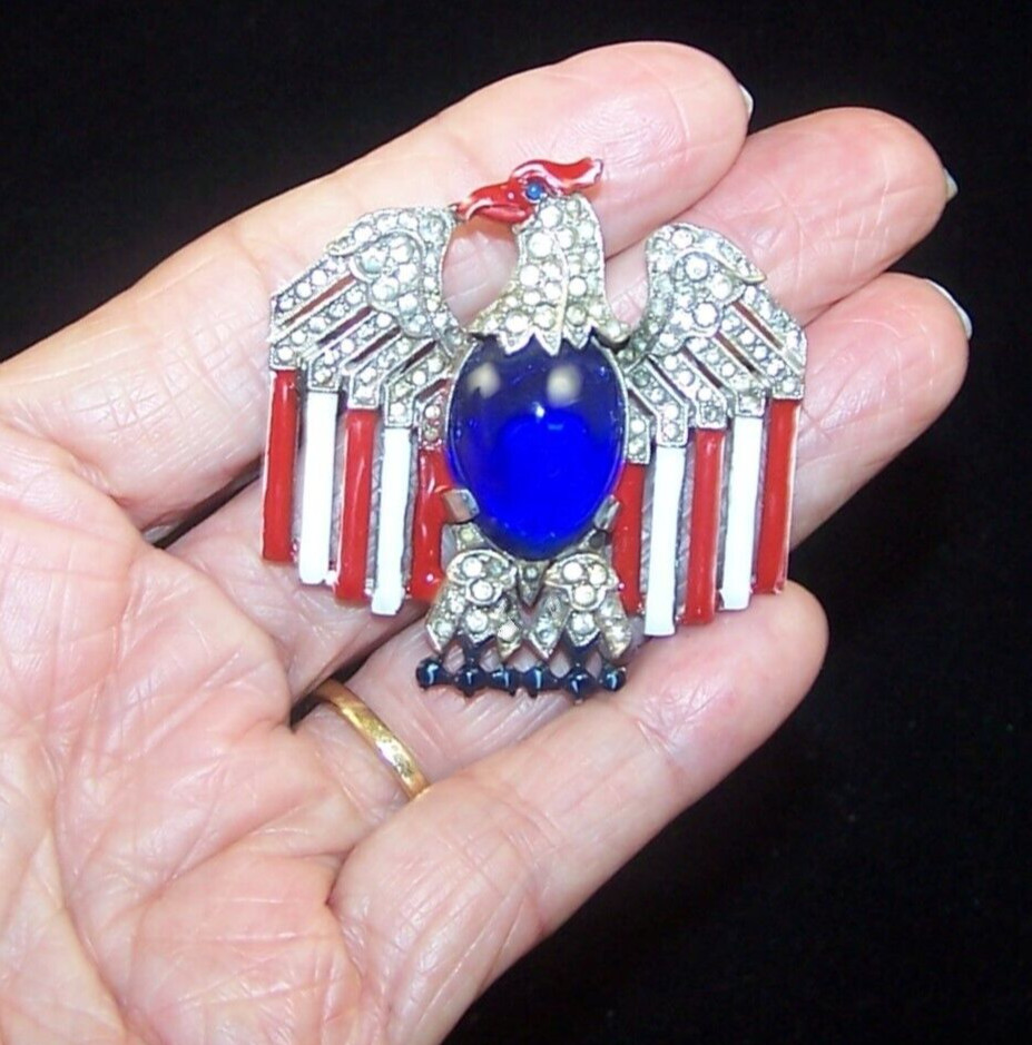 TRIFARI Alfred Philippe WW2 US Patriotic Enamel & Cabochon Belly Eagle Pin