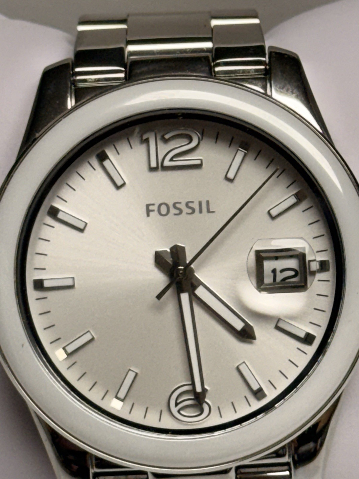 Fossil CE1087 Silver White Ceramic Bezel Stainless Steel Date Watch 40mm